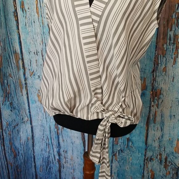 Fab'rik Sleeveless Striped Top - Picture 4 of 12